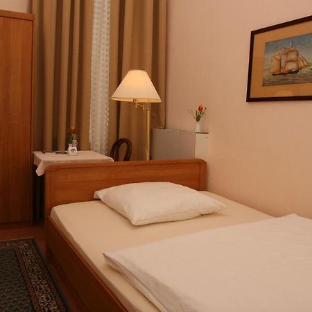 Hotel Pension Fasanenhaus Berlin Ngoại thất bức ảnh