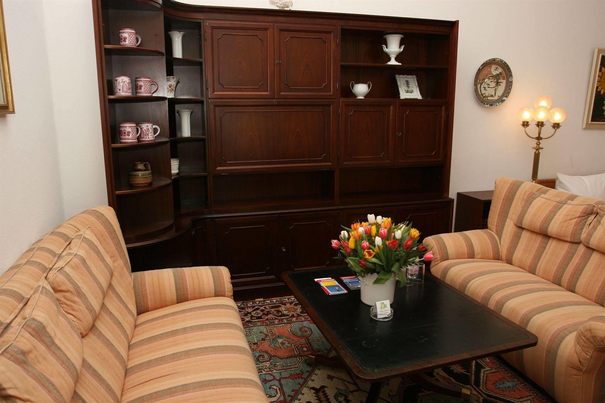 Hotel Pension Fasanenhaus Berlin Ngoại thất bức ảnh