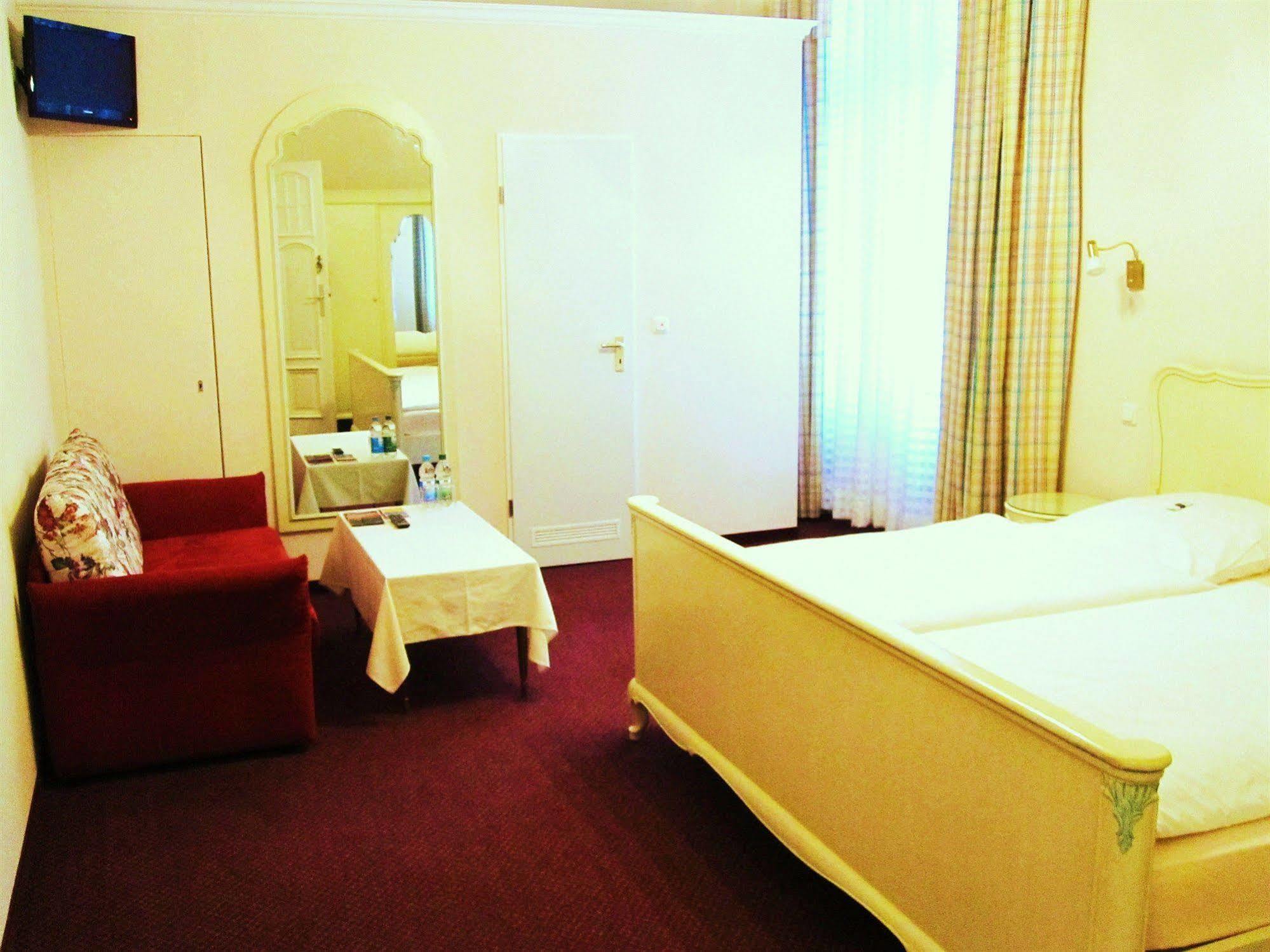 Hotel Pension Fasanenhaus Berlin Ngoại thất bức ảnh
