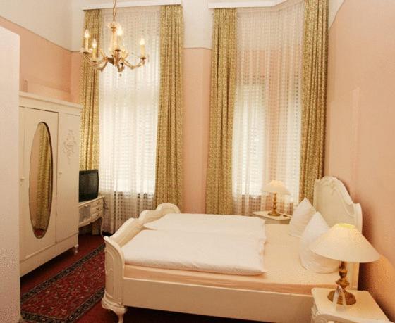Hotel Pension Fasanenhaus Berlin Ngoại thất bức ảnh